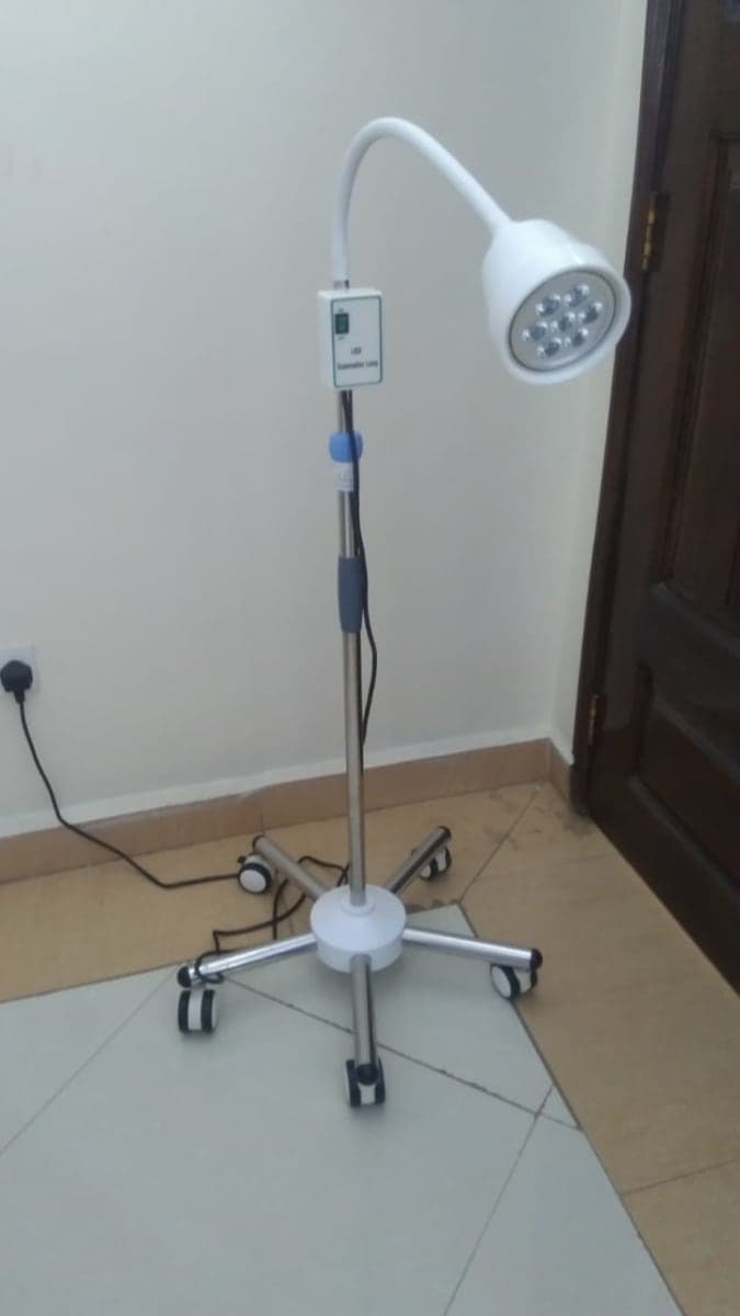 Examination Light - Image 1