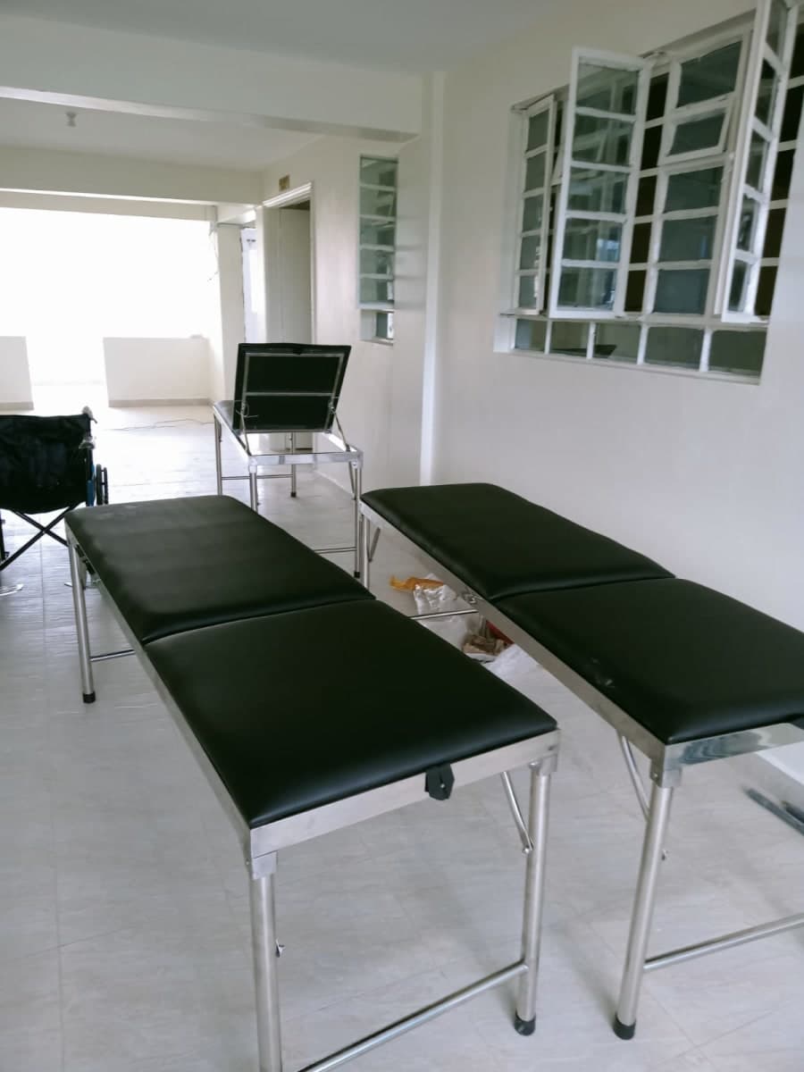 Examination Couch - Image 1