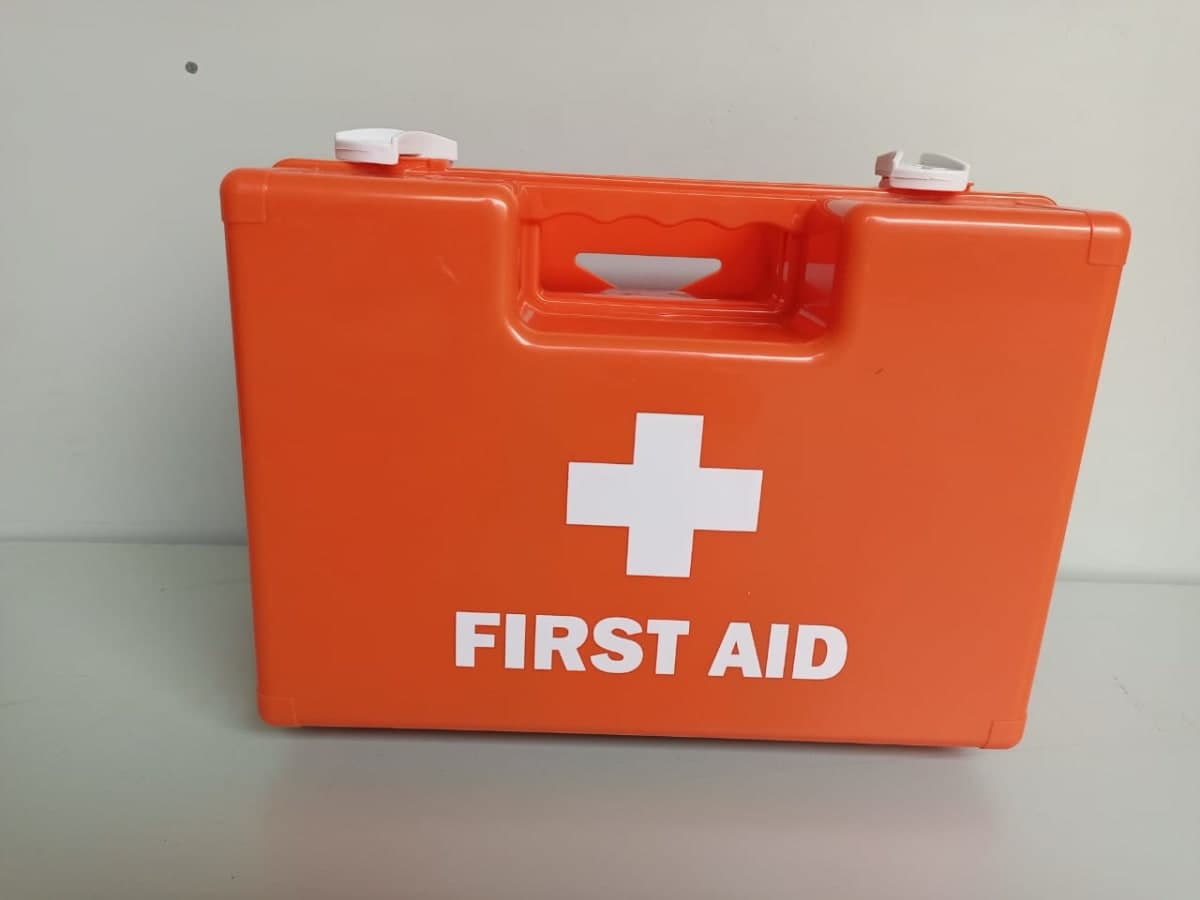 FIRST AID KIT 25 USERS - Image 1