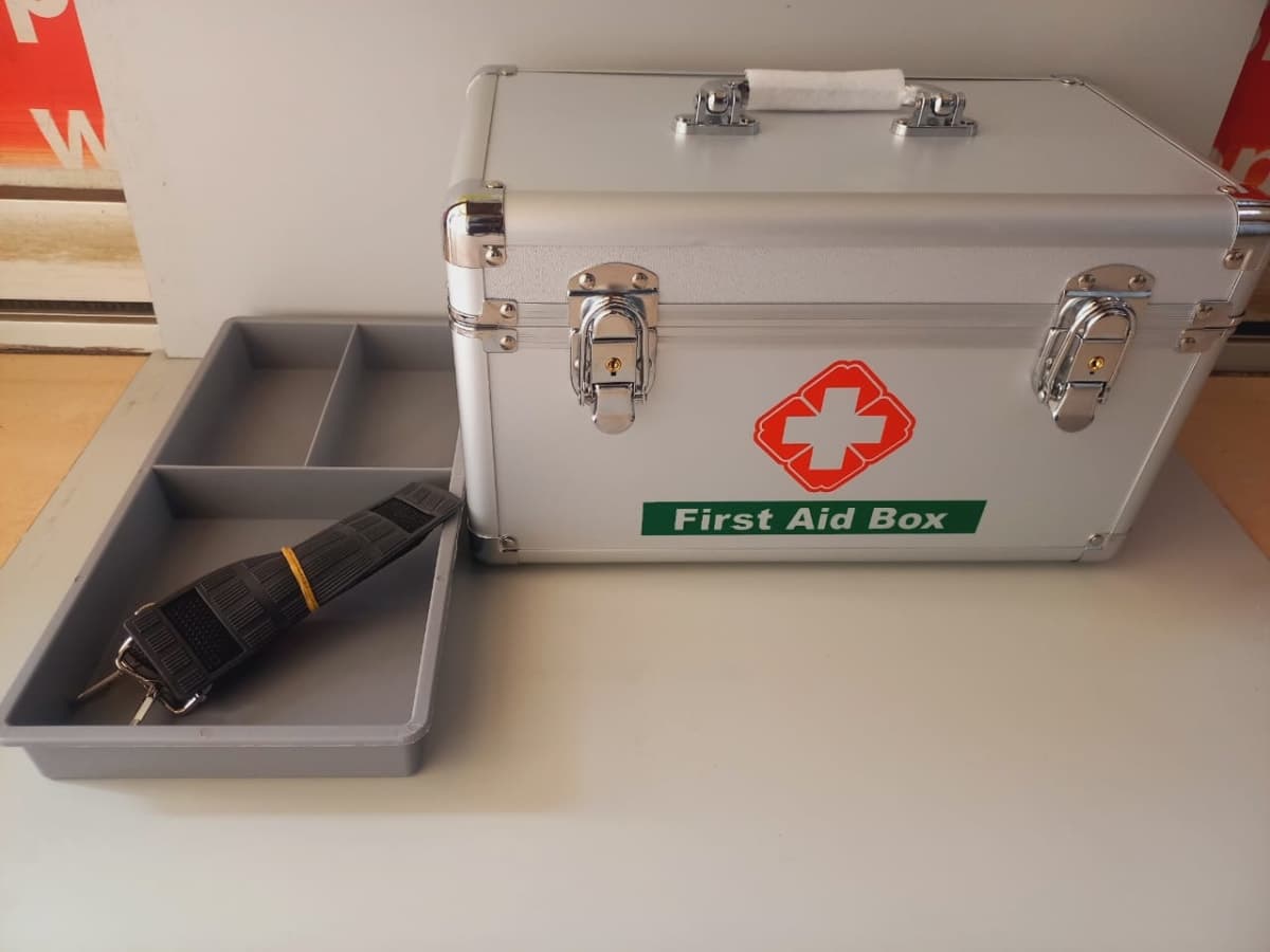 FIRST AID KIT 30+ USERS - Image 1